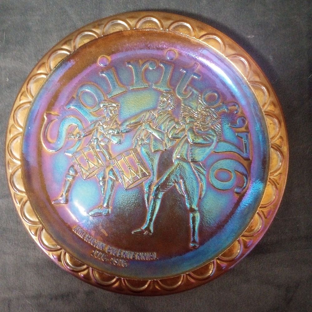Vintage Spirit of '76 Bicentennial Carnival Glass Plate 8 in EUC